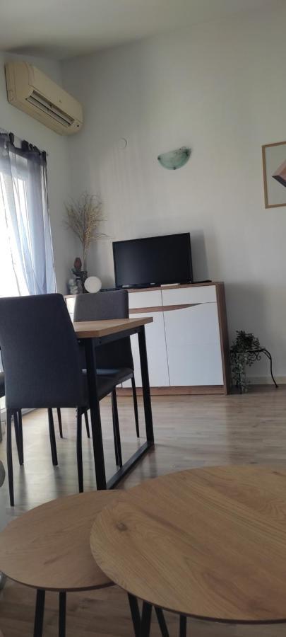 Guesthouse Villa Jurisic نوفاليا المظهر الخارجي الصورة