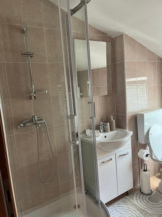 Guesthouse Villa Jurisic نوفاليا المظهر الخارجي الصورة