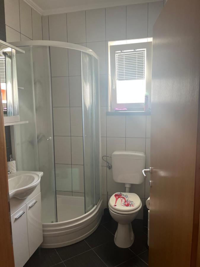 Guesthouse Villa Jurisic نوفاليا المظهر الخارجي الصورة