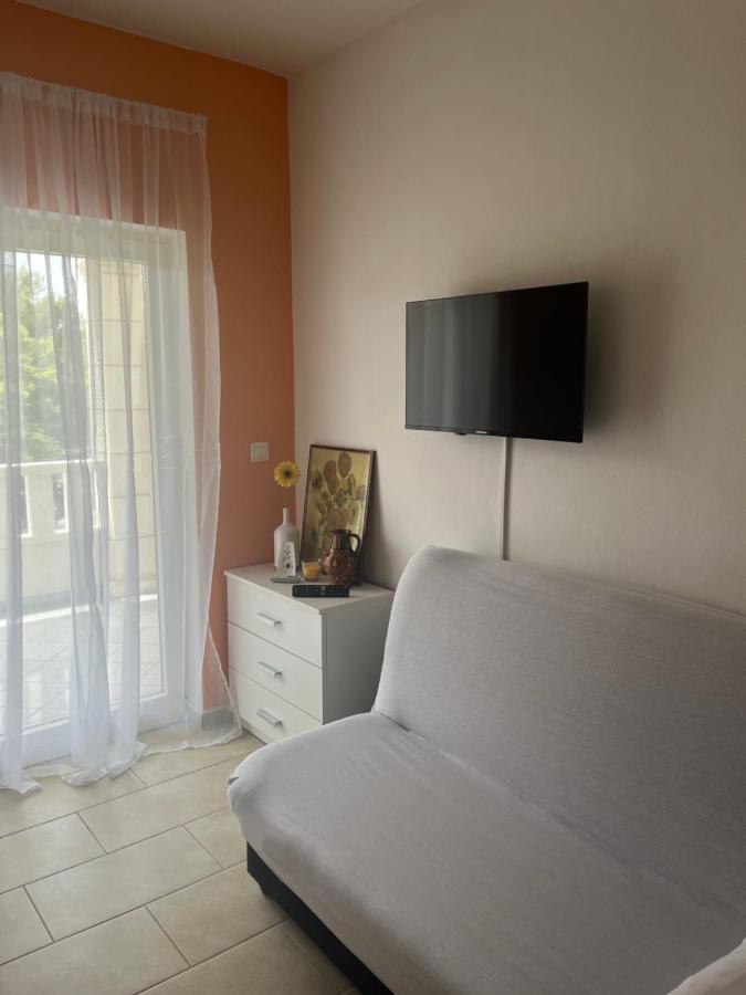 Guesthouse Villa Jurisic نوفاليا المظهر الخارجي الصورة
